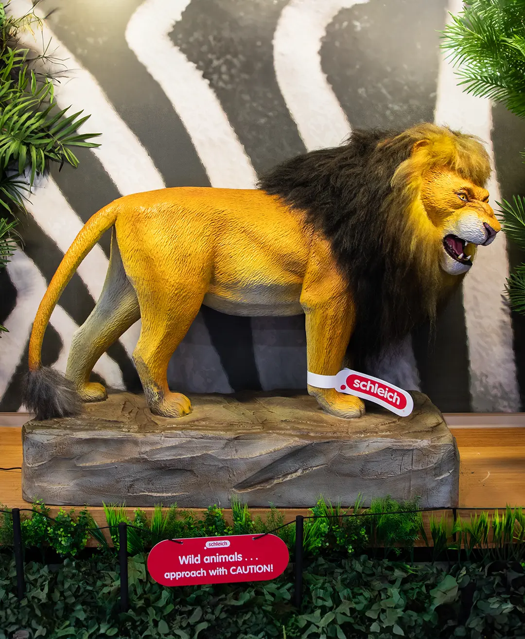 The giant Schleich lion in the Gift Shop at the Zoo