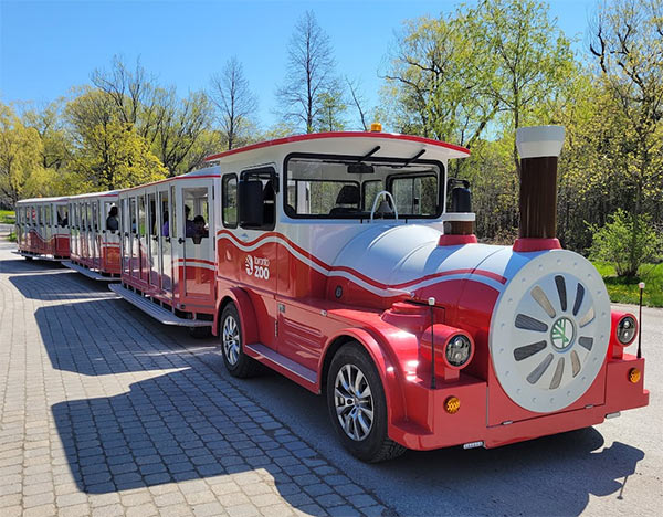 Zoo Mobile stopped at the station at the Toronto Zoo